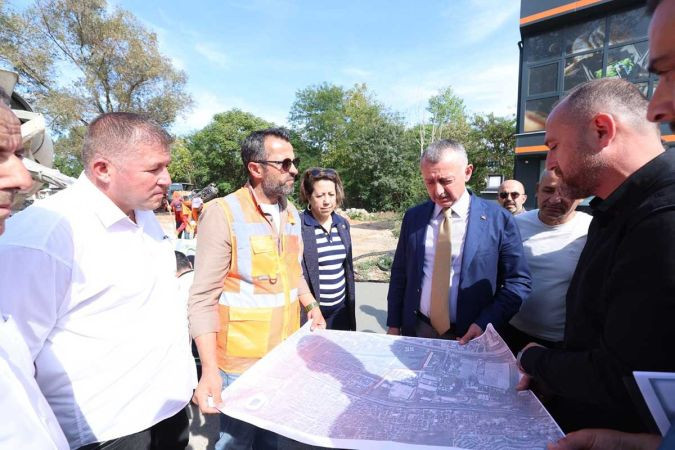 Büyükakın Sanayici Caddesi'ndeki çalışmaları inceledi