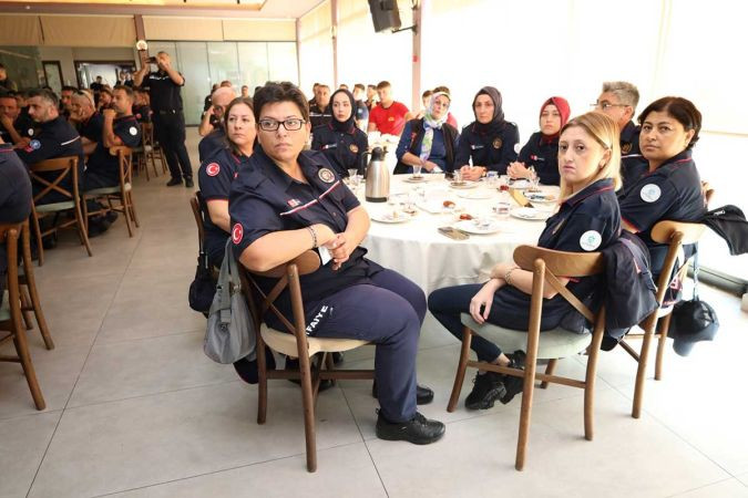 Büyükakın kahramanlarla bir araya geldi