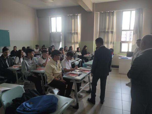 Vali geliyor diye okulu temizlemişler!