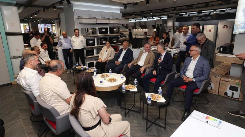 Başkan Büyükakın, “İlçe ilçe, köy köy dolaşıyorum"