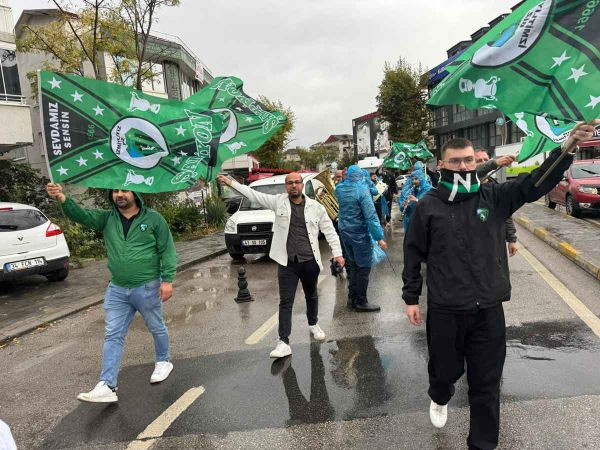 Kocaelispor bandosu şehri inletiyor