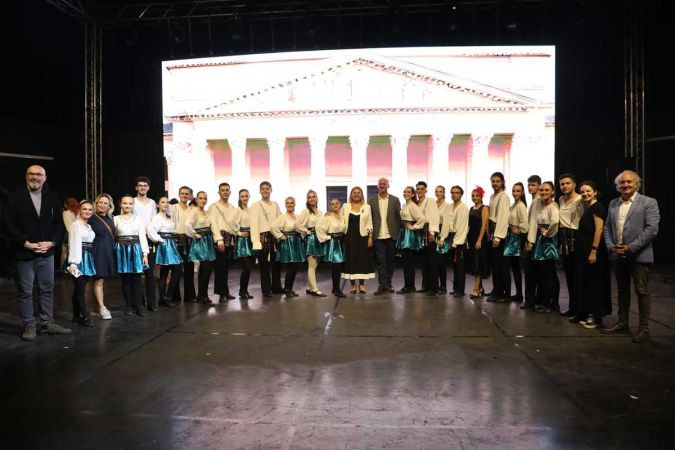 İzmit’ten Derince’ye Yayılan Nikomedia Ateşi: Büyülü Geceyle Muhteşem Festival Başladı