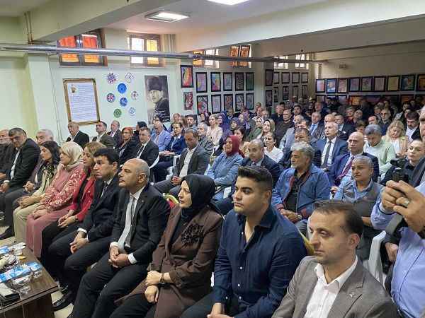 Eranıl, 25. Şehit Kütüphanesi’ni Körfez’de hizmete açtı