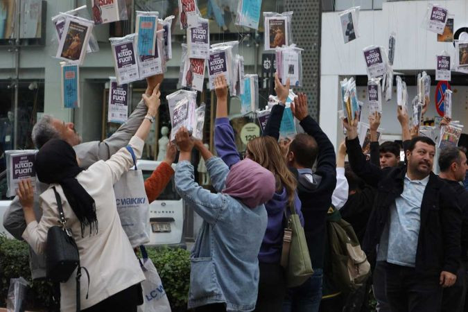 Yürüyüş yolunda asırlık çınarlar kitap açtı