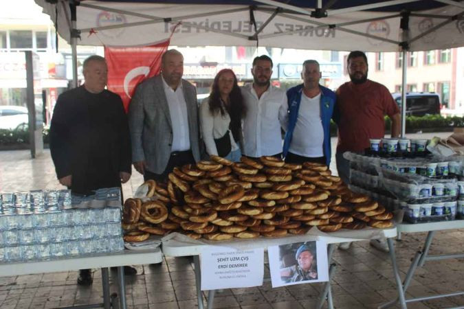 Körfezli şehit için simit, ayran, su dağıttılar