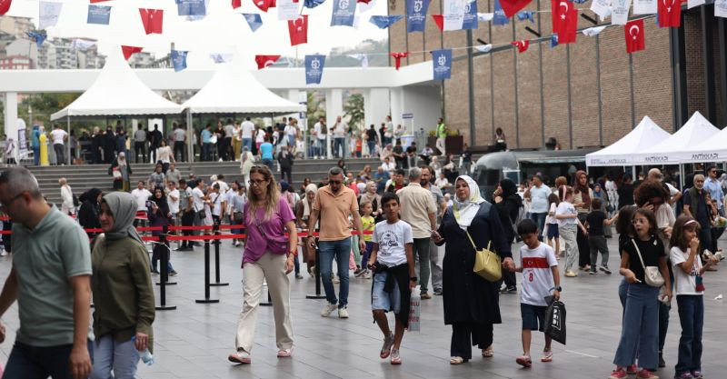 Kitap Fuarına yoğun katılım