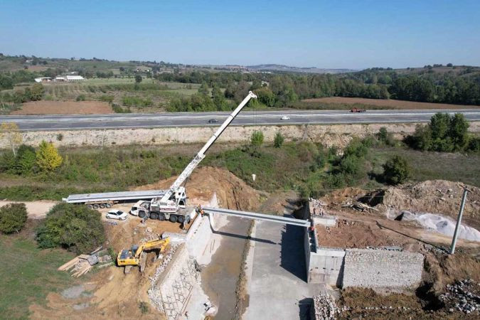 İzmit Akmeşe gişe çıkışında hummalı çalışmalar sürüyor