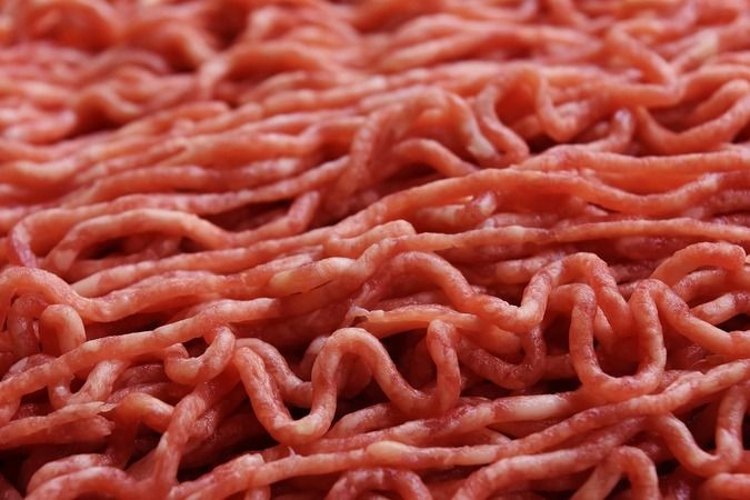 Müşterilerine domuz eti yedirdiği söylenen köfte zinciri kim?