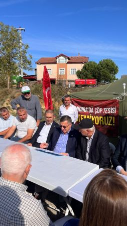 İYİ Partililerden Kandıra'daki çöp tesisi eylemine destek