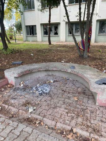 CHP’li başkan kapatılan MYO’ya gitti, açtı ağzını yumdu gözünü