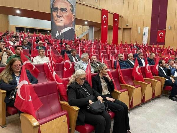 KOTO Meclis Salonu bayraklarla donatıldı