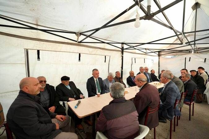 Büyükakın Gebze’de! Patlamadan etkilenen vatandaşları ziyaret etti