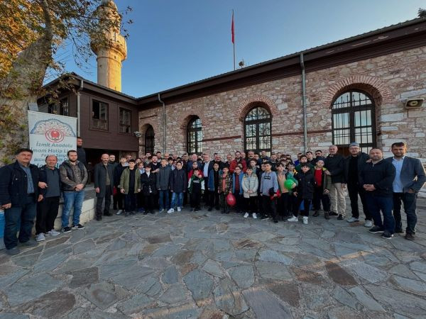 MHP’liler, Orhan Camii’nde kahvaltı yaptı
