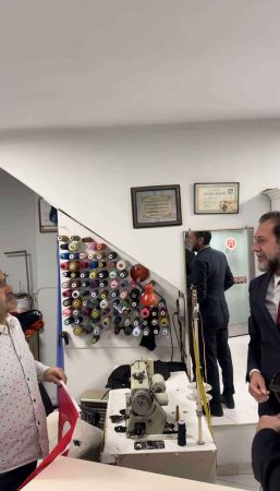 AKP Derince’den esnafa Cumhuriyet Bayramı Jesti