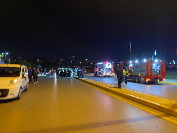 Körfez'de alkollü sürücü direğe çarptı, aracı yan yattı!