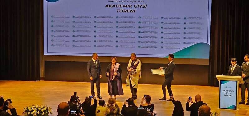 Büyükakın Ailesi’nin gurur günü: Figen Büyükakın profesör oldu