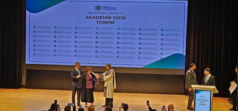 Büyükakın Ailesi’nin gurur günü: Figen Büyükakın profesör oldu