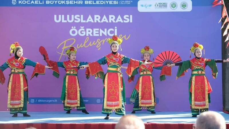 Uluslararası Öğrenci Buluşması renkli görüntülere sahne oldu