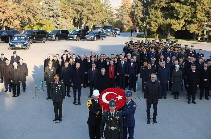 Devlet erkanı Anıtkabir'de
