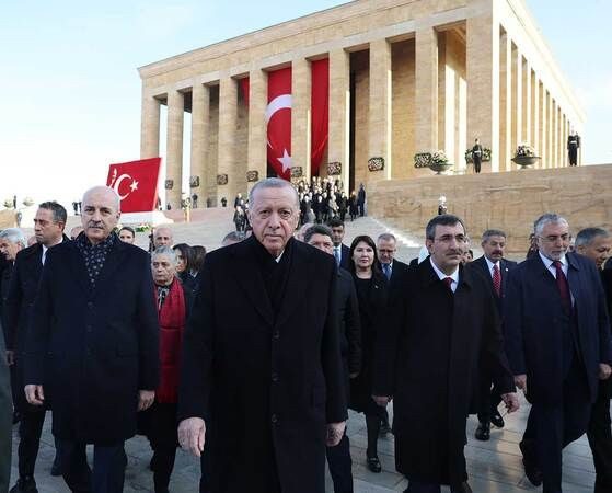 Devlet erkanı Anıtkabir'de
