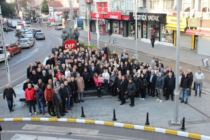 CHP, 10 Kasım'da İzmit'te 3'e bölündü!