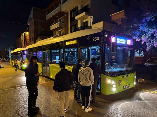 Kent Meydanı’ndaki taraftar tesislere gitti