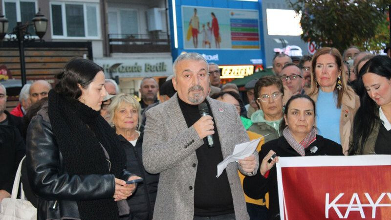 CHP İzmit'ten kayyum eylemi