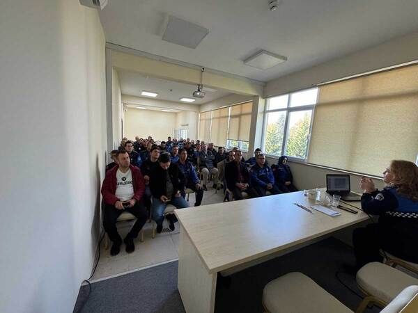 Büyükşehir Zabıtasına tüketiciyi koruma eğitimi verildi