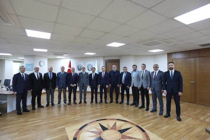 Büyükşehir Genel Sekreteri, Vali Aktaş'ı makamında ağırladı