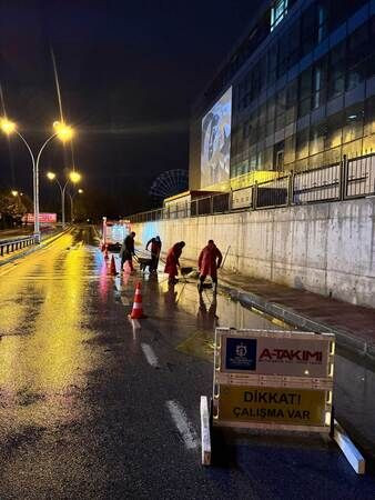 Büyükşehir’den su baskınlarını önlemek için temizlik çalışması