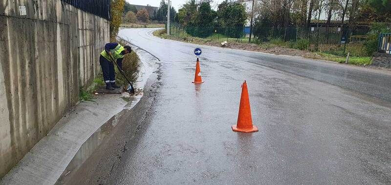 Büyükşehir’den su baskınlarını önlemek için temizlik çalışması