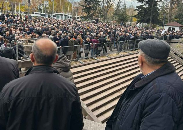 Eski danışmanı Kılıçdaroğlu’nu yalnız bırakmadı