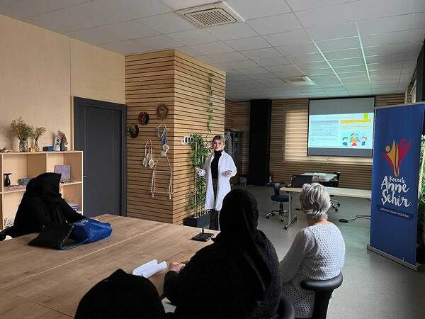 Büyükşehir, akran zorbalığına karşı eğitimlerle bilinçlendiriyor