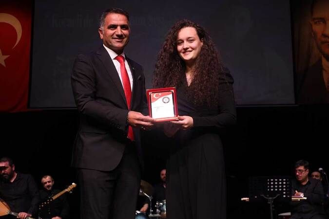 Kocaeli’de ödüllü Türk halk müziği ses yarışması finali gerçekleşti