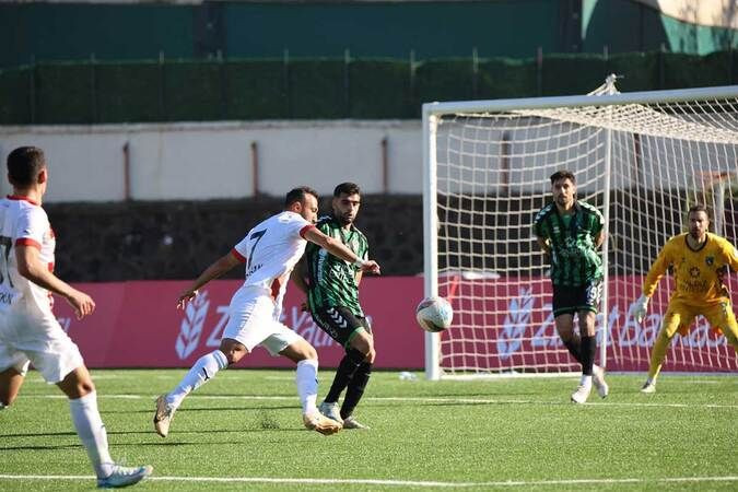 Kocaelispor, İzmitlilerle turladı: 2-3