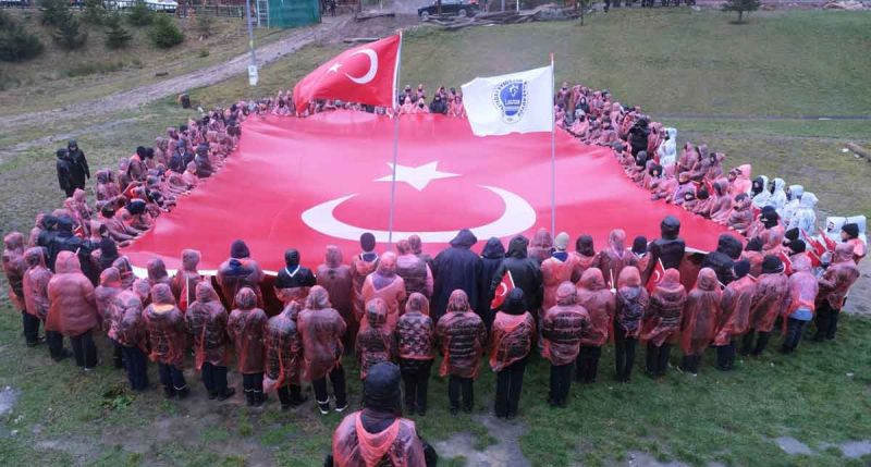 Kocaeli'de izciler Sarıkamış Şehitlerini andı