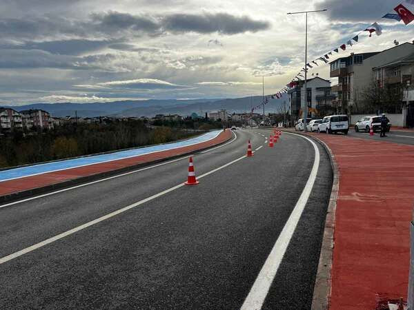 Körfez ve Derince’ye yeni yol! Teşekkür üstüne teşekkür etti