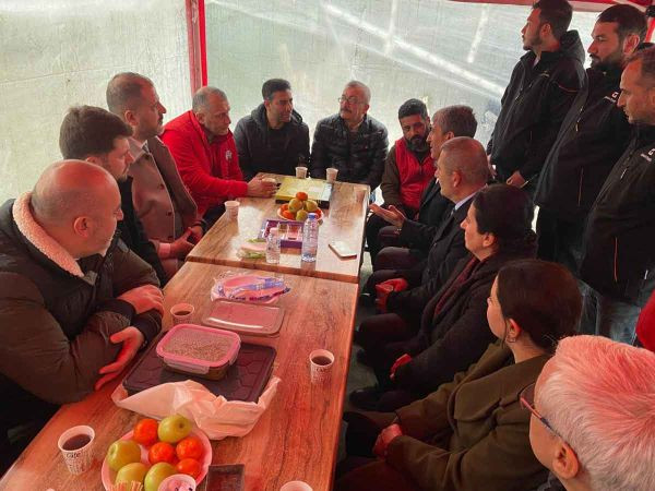 Genel başkandan talimat geldi İYİ Partililer soluğu Çayırova’da aldı