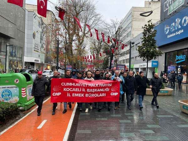 Kocaeli’de asgari ücrete tepki için binlerce kişi yürüdü!