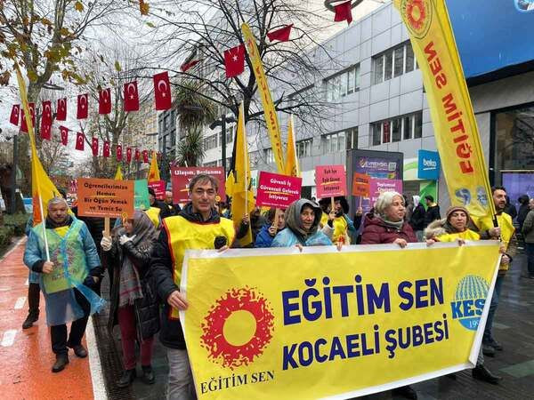 Kocaeli’de asgari ücrete tepki için binlerce kişi yürüdü!