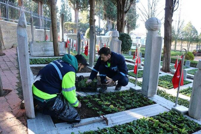 Büyükşehir’den şehitliğe bakım ve çiçeklendirme çalışmaları