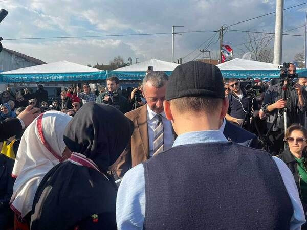 Askere gidecek gence Büyükakın’dan kaz ciğeri ikramı