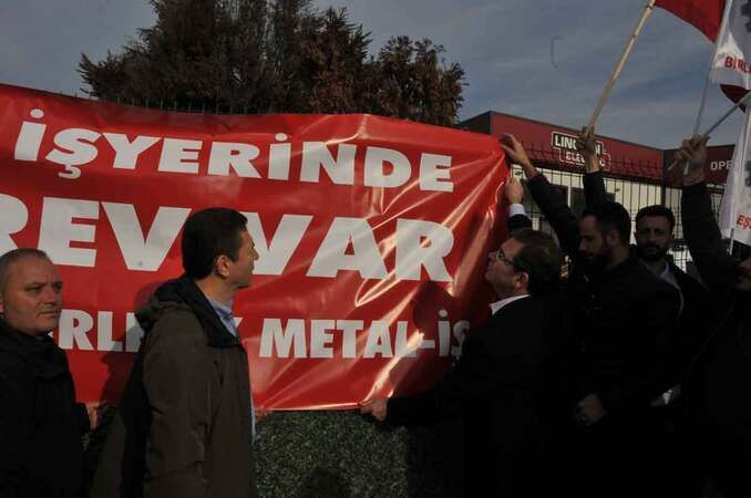 Kocaeli’deki o fabrikada işçiler greve çıktı