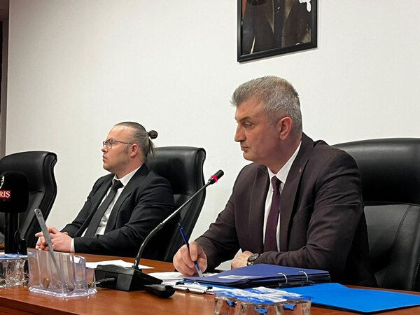 Gölcük’te gergin meclis! “Ne tatmin ediyorsa onu söyleyelim”