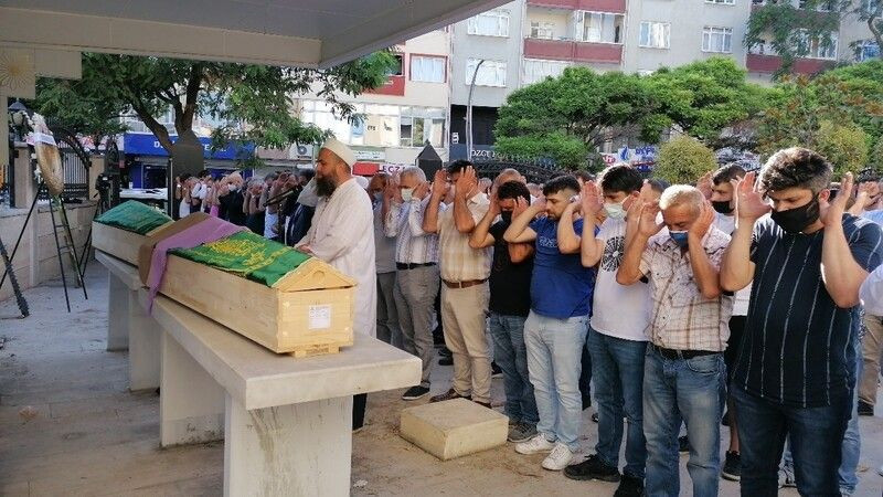 Gebze’deki komşu katliamı davasında anne ve oğluna ağır ceza talebi