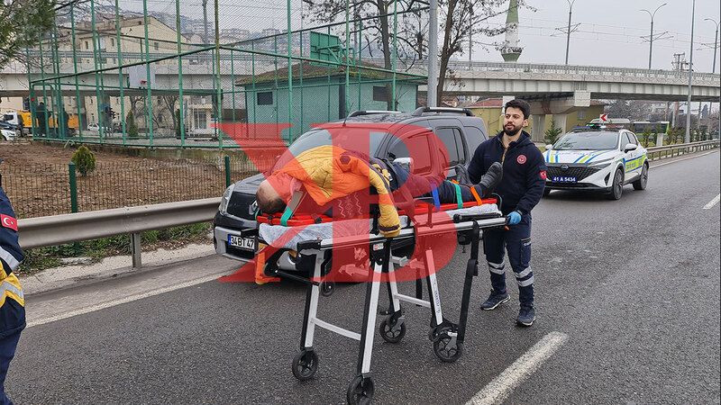 Kocaeli'de yürekleri ağza getiren kaza: Otobüsü yolcular durdurdu!