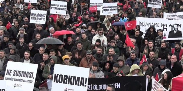 Zafer Partisi İzmit’te miting yapıp Özdağ’a özgürlük istedi
