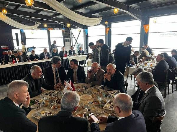 AKP’liler büyük kongre için toplandı “Muhalefet hayalini bile kuramaz”