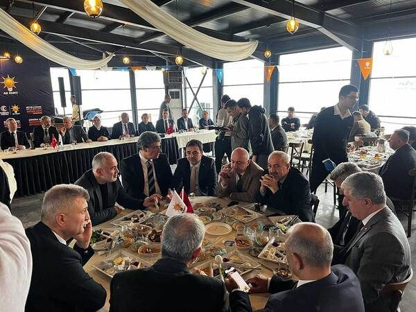 AKP’liler büyük kongre için toplandı “Muhalefet hayalini bile kuramaz”