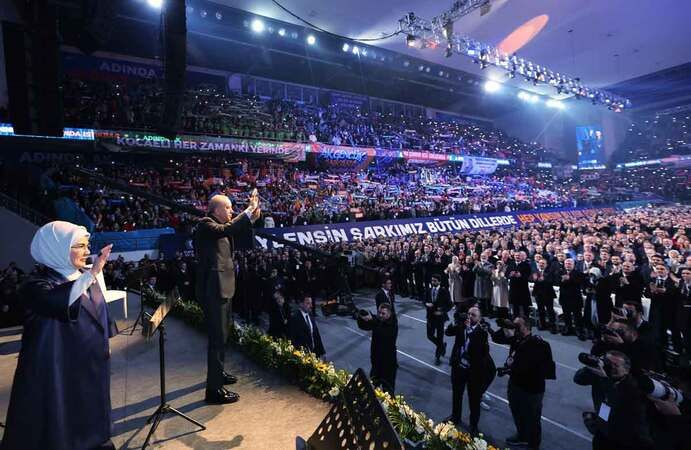 Erdoğan “Kayıt dışı siyaset yapma dönemi artık kapanmıştır”
